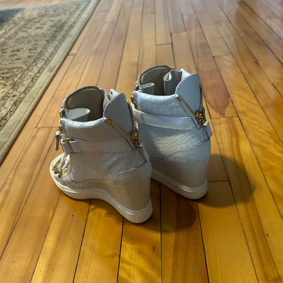 Giuseppe Zanotti - Picture 6 of 6